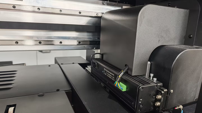 طابعة رفع ذات منصة متعددة الوظائف UV-H9060